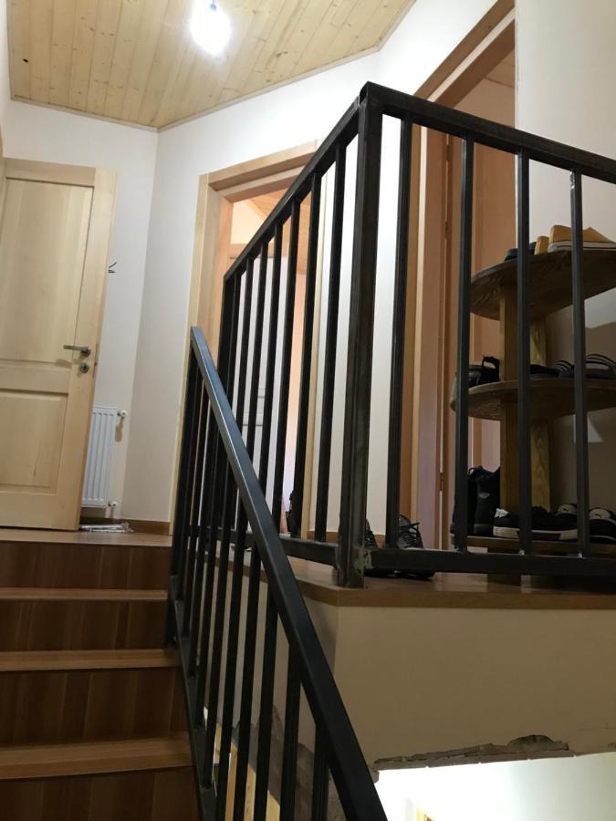 Sana Guest House Mestia Ngoại thất bức ảnh