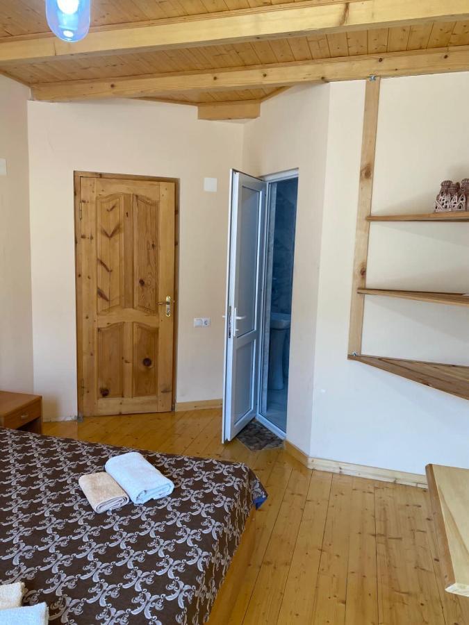 Sana Guest House Mestia Ngoại thất bức ảnh