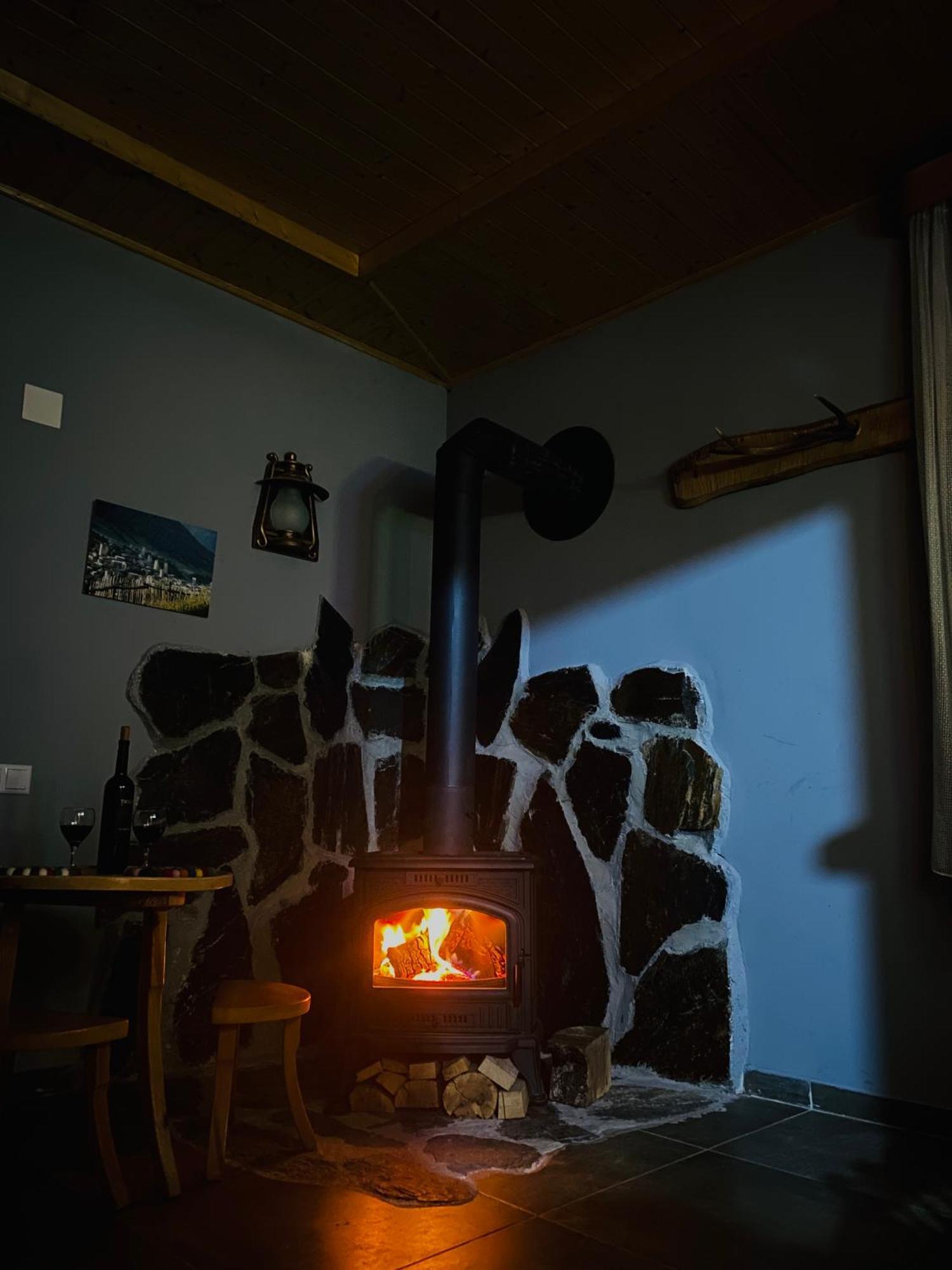Sana Guest House Mestia Ngoại thất bức ảnh