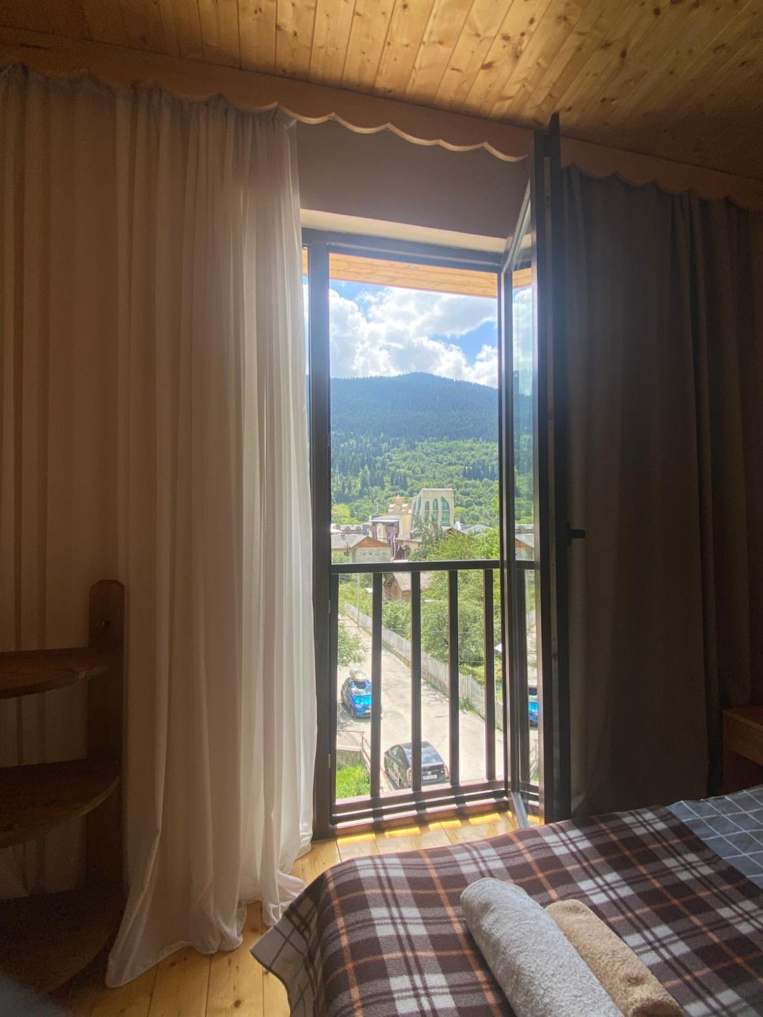 Sana Guest House Mestia Ngoại thất bức ảnh