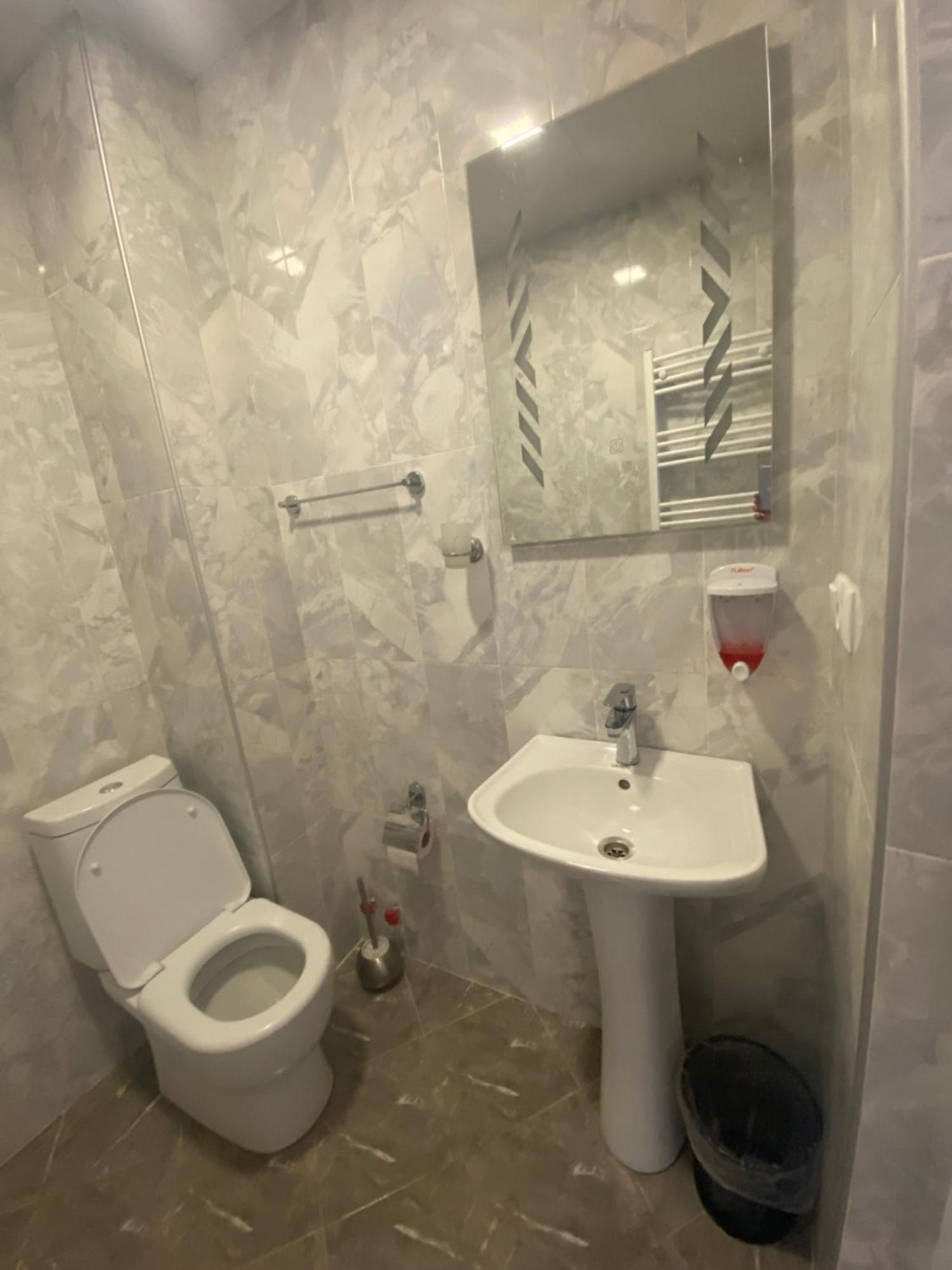 Sana Guest House Mestia Ngoại thất bức ảnh
