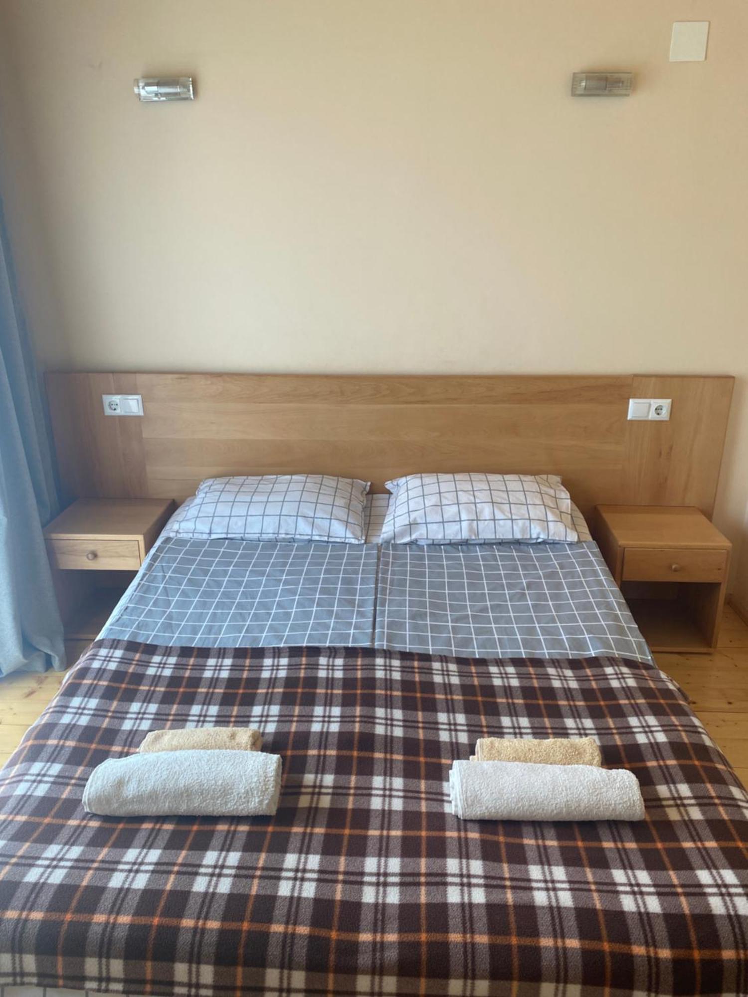 Sana Guest House Mestia Ngoại thất bức ảnh